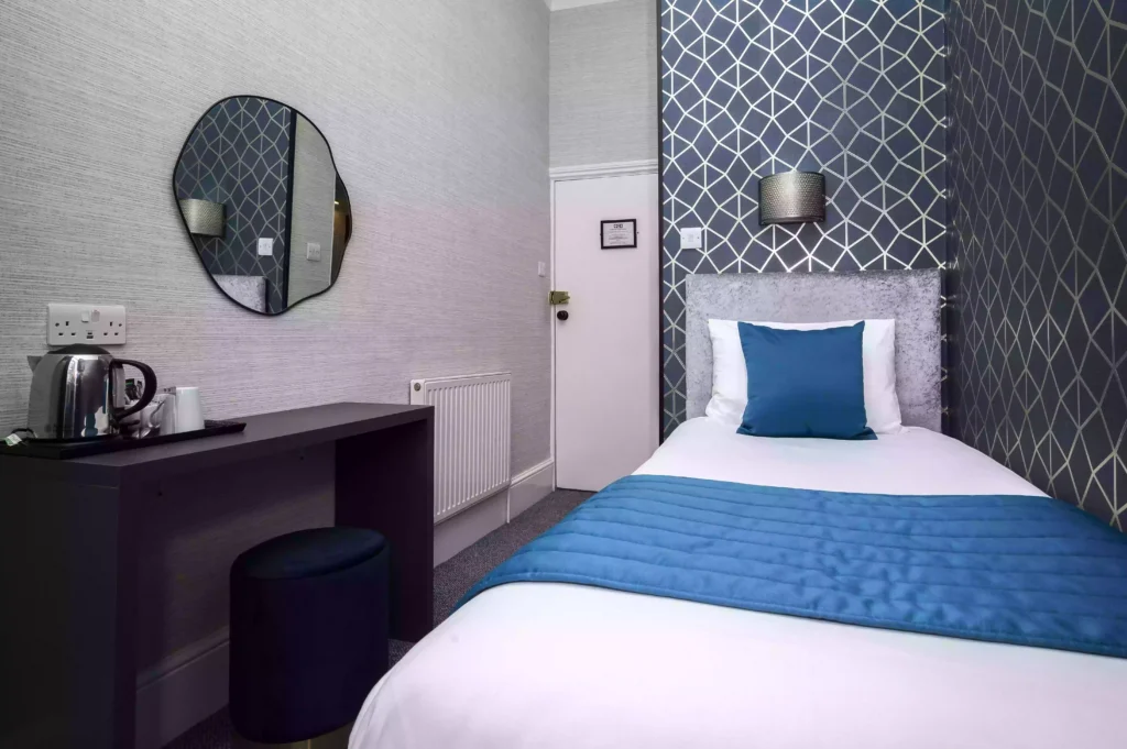 Single En-Suite Room at the Mentone Hotel